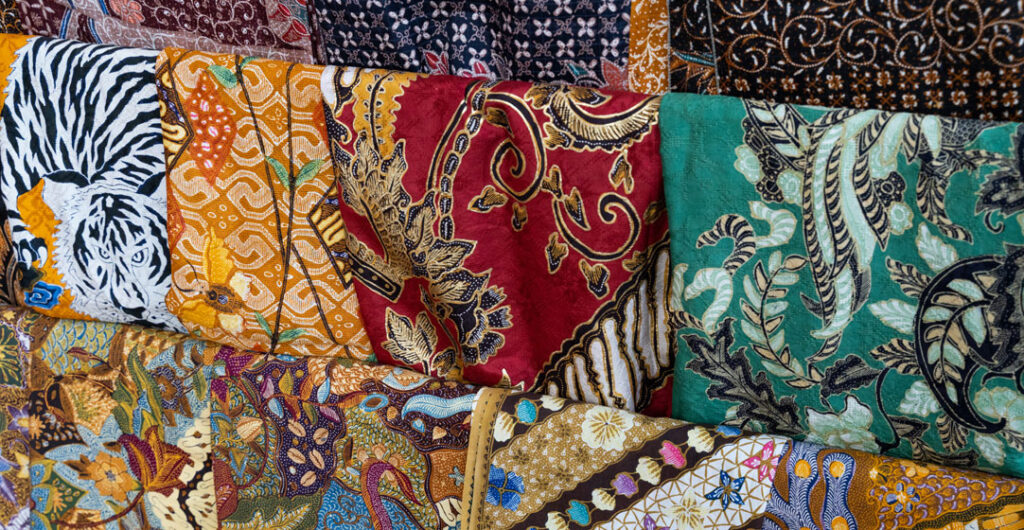 Quilt Seminars at Sea's Batiks of Bali cruise explores the Indonesian fabric industry with a visit to the biggest textile market in South East Asia, plus the opportunity to learn how to make batiks.