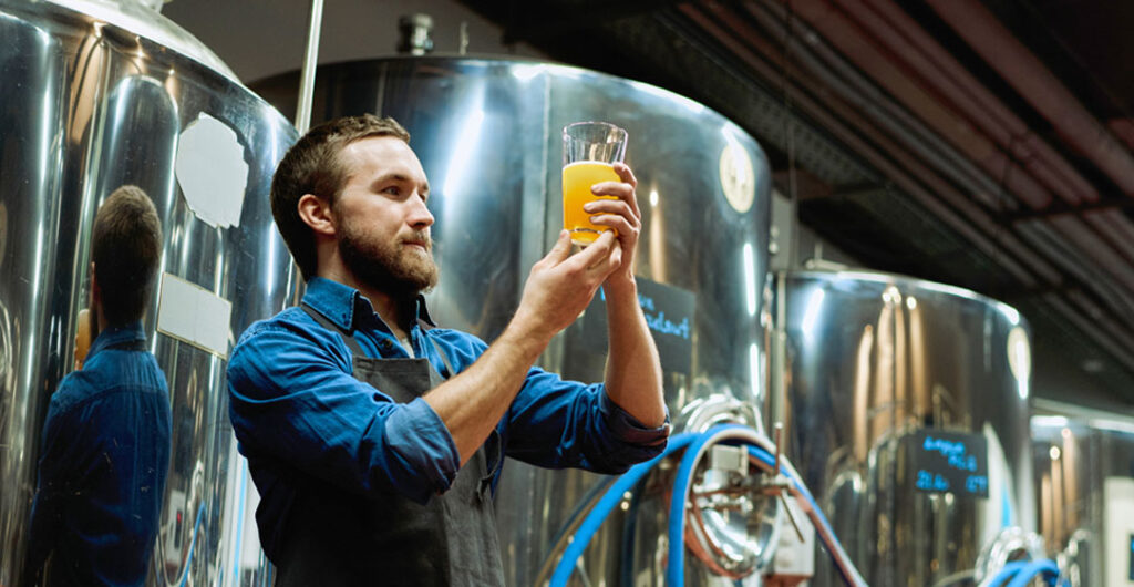 From micro-breweries to distilleries, AAA Washington agents can help specialists and makers get small business insurance. 